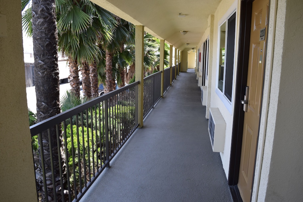 Budget Inn La Puente