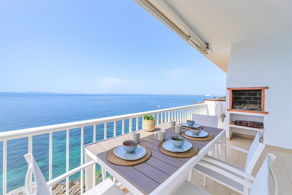 Apartment in Roses Near Canyelles Beach