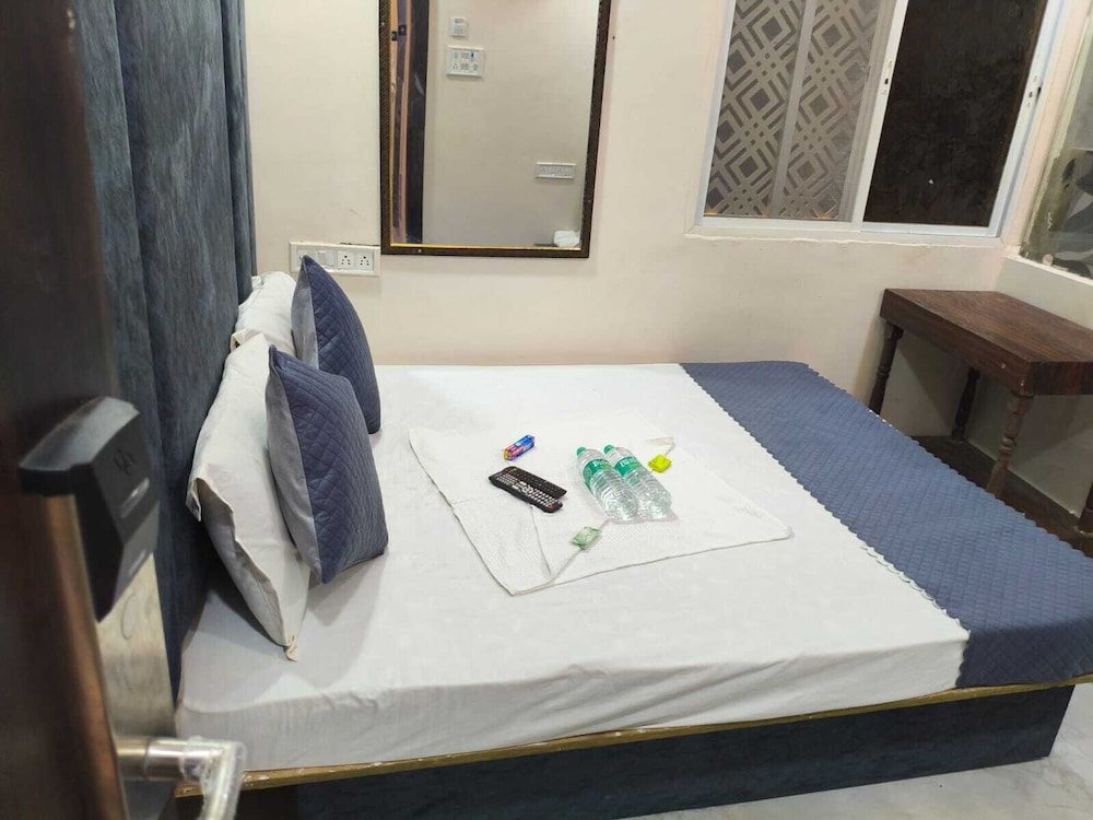 Shri Radha hotels