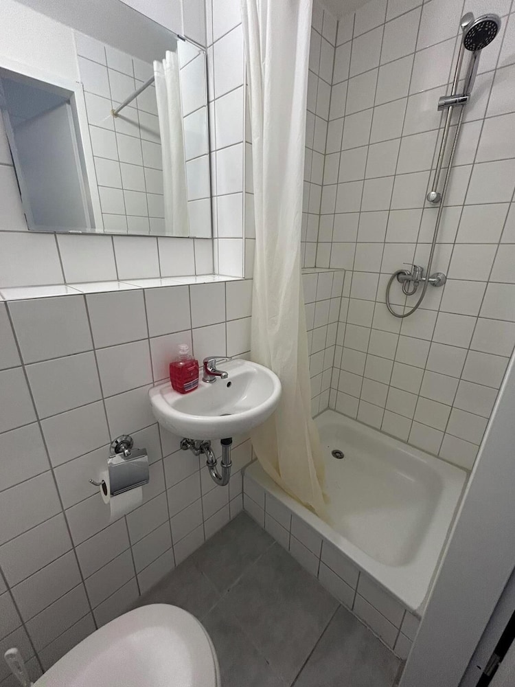 2-Rent Group Hostel Apartments SEN14