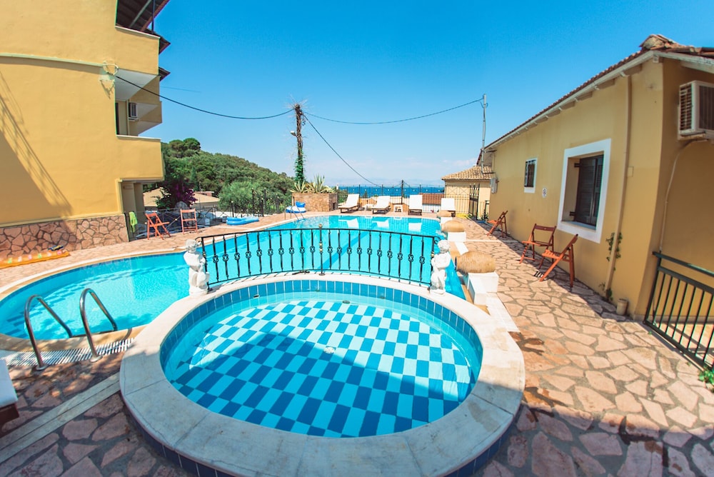 Avra Paradise Aparthotel