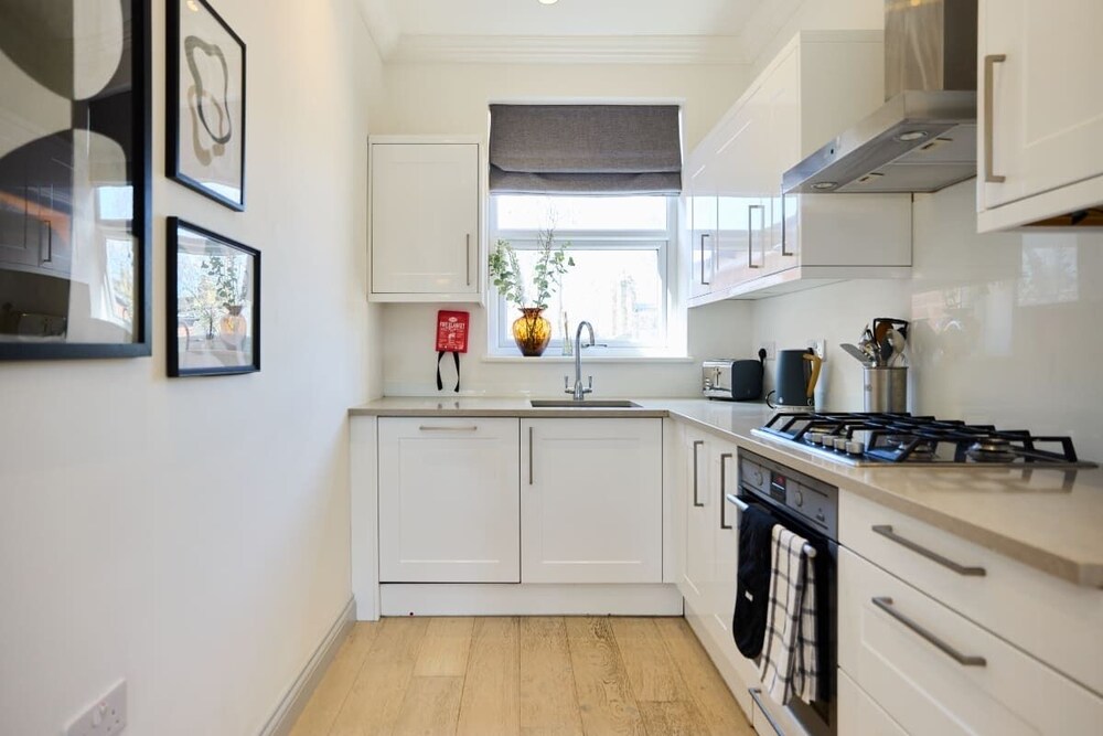 The Leghorn Quarters - Modern 3bdr With Balcony