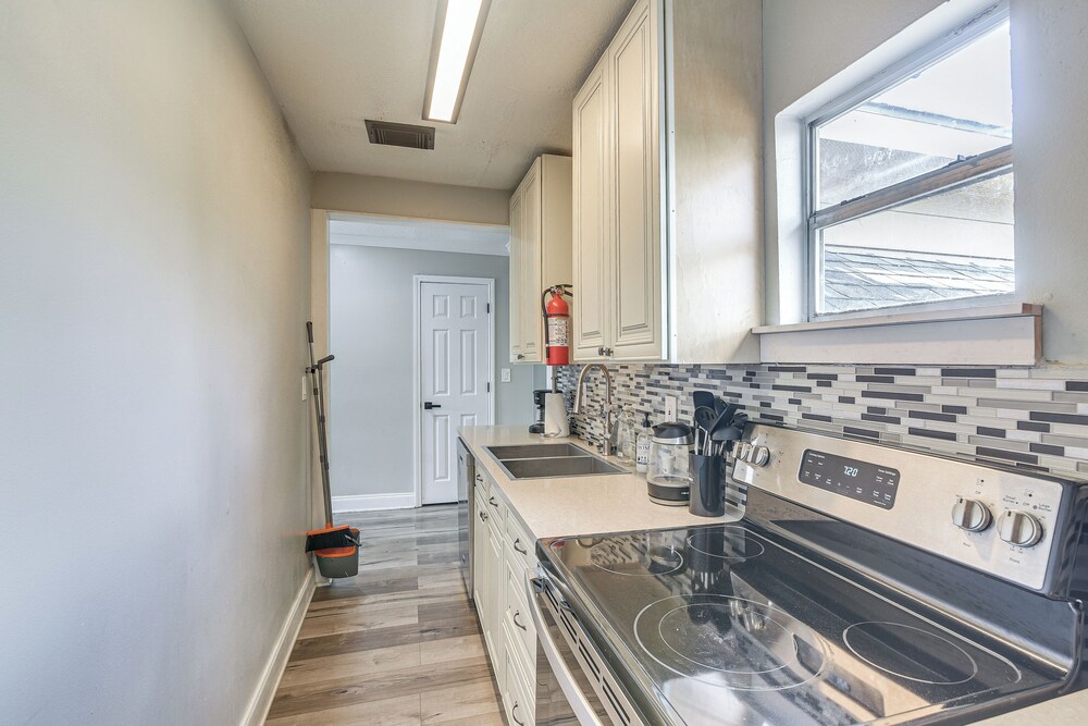 Walkable Apt 2 Mi to Dtwn: Houston Retreat!