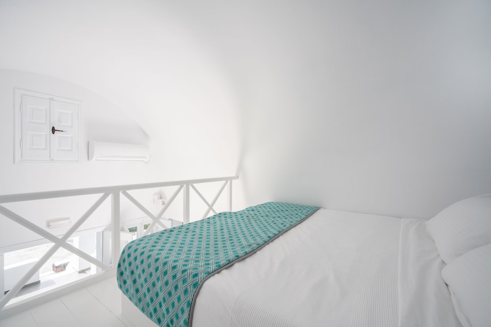 Oia Sunset Villas