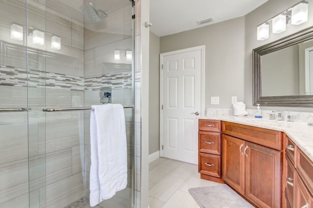 Southern Dunes Comforts Of Home! Golf Views! 4 Bedroom Home by RedAwning
