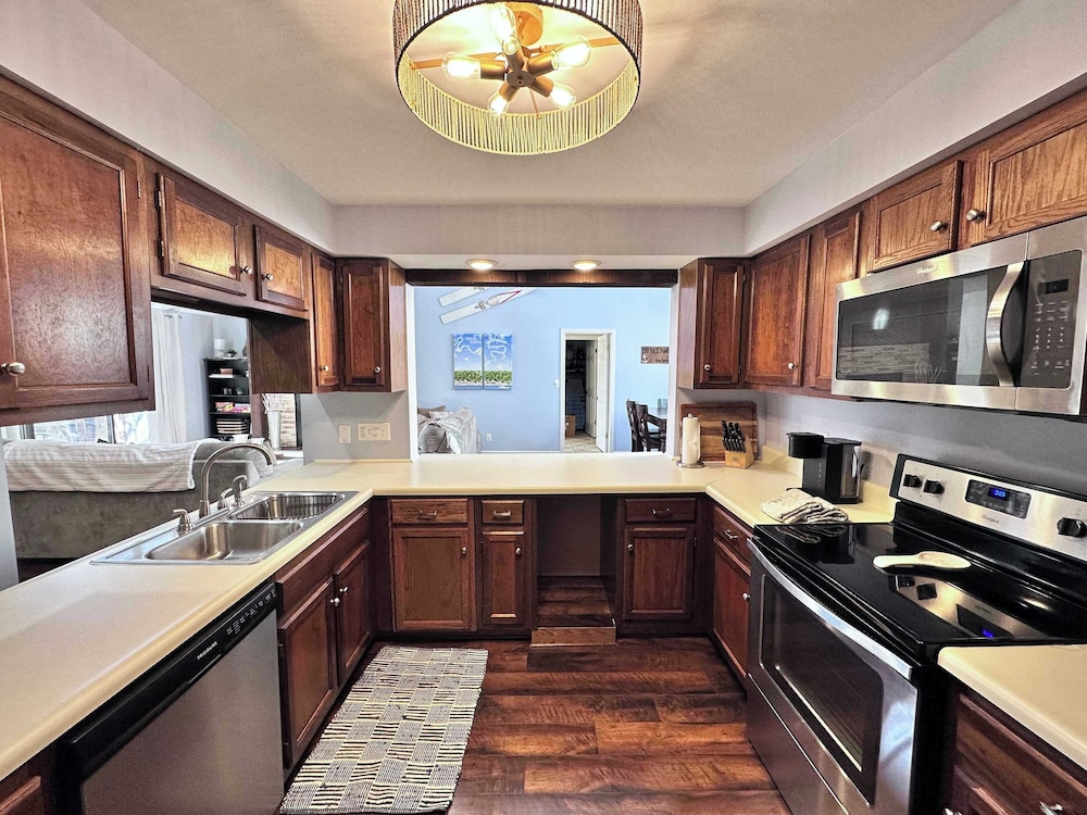 Ozark Escape - Enjoy Resort-style Fun