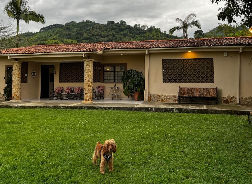 Casa Naranjo