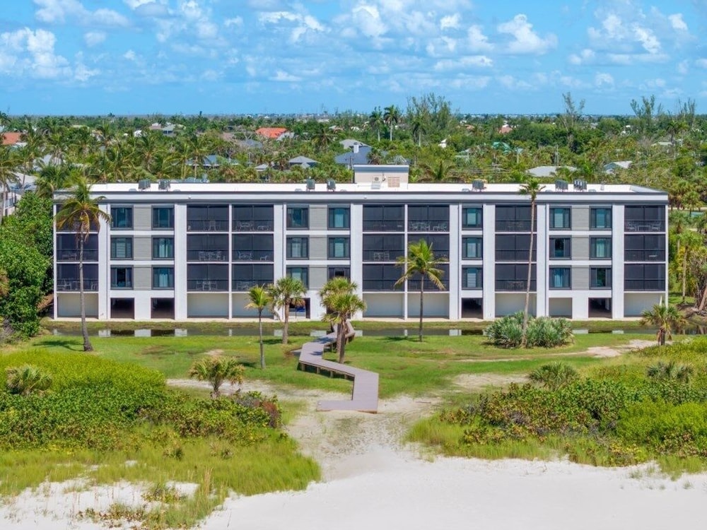 Pelicans Roost 303 2 Bedroom Condo by RedAwning view 5
