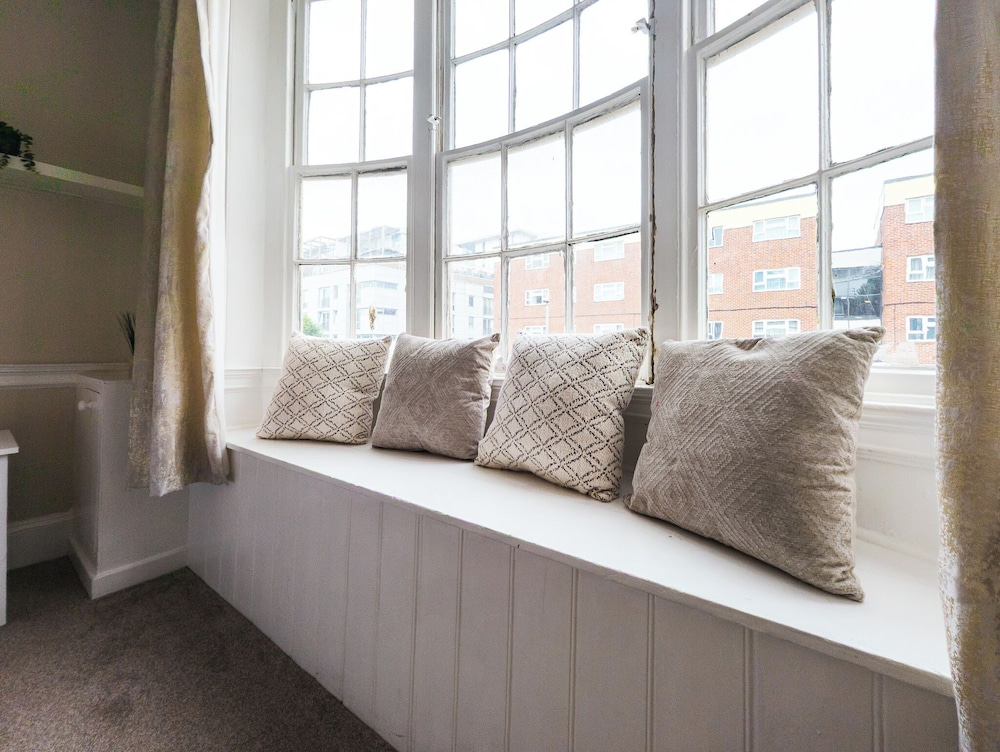 Casa Botique - Close To Gunwharf