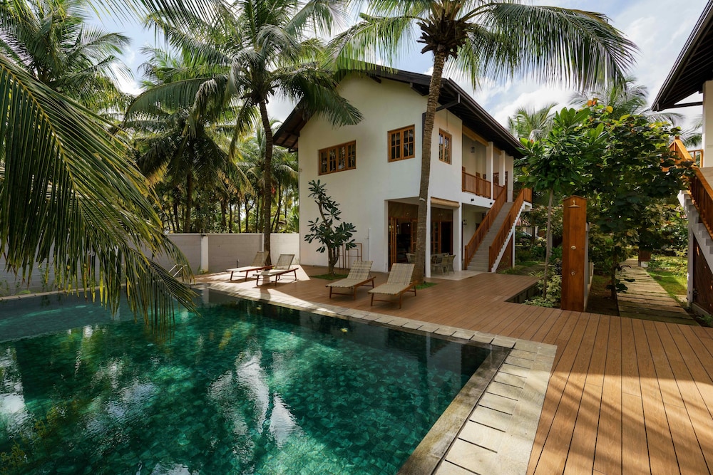 Kandakuliya Sunrise Beach Villas