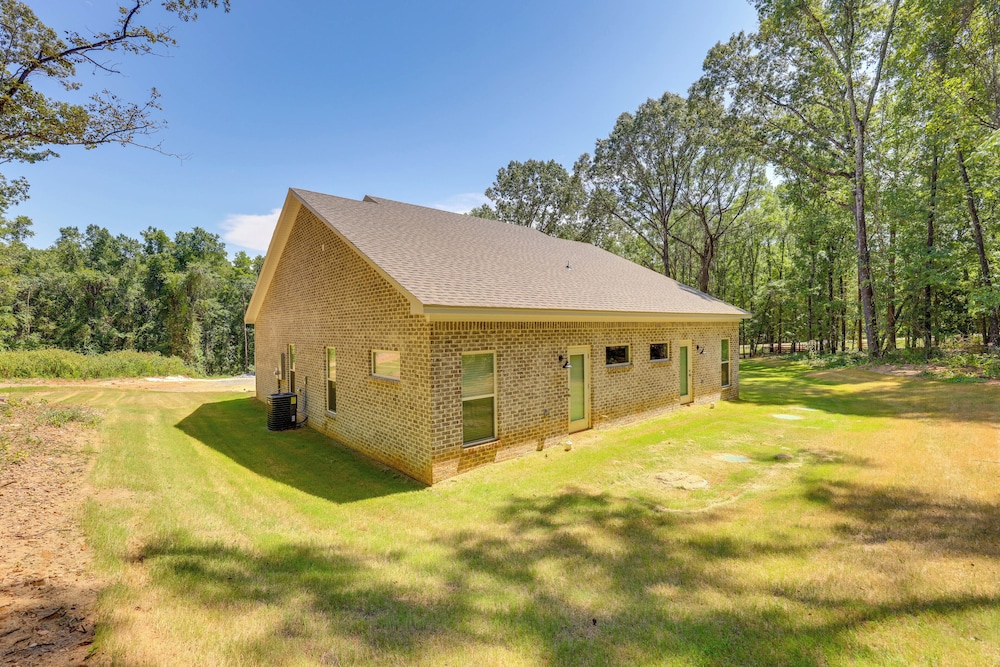 Near 17 Springs Sports Complex: Millbrook Duplex!