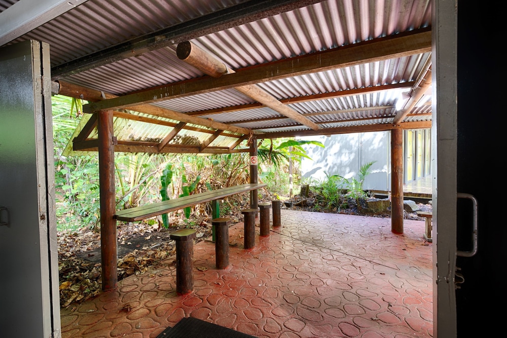 PKs Jungle Village - Hostel