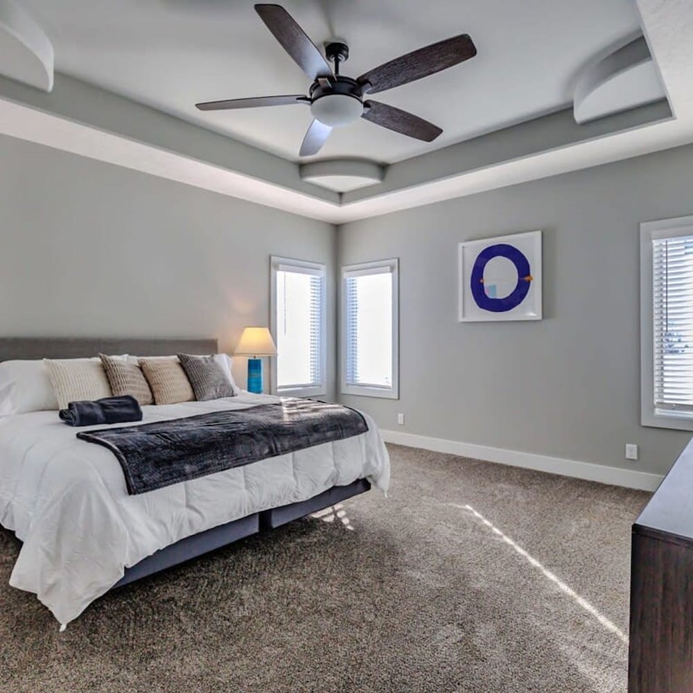 Luxury Retreat Modern 5BR Ranch in Bennington