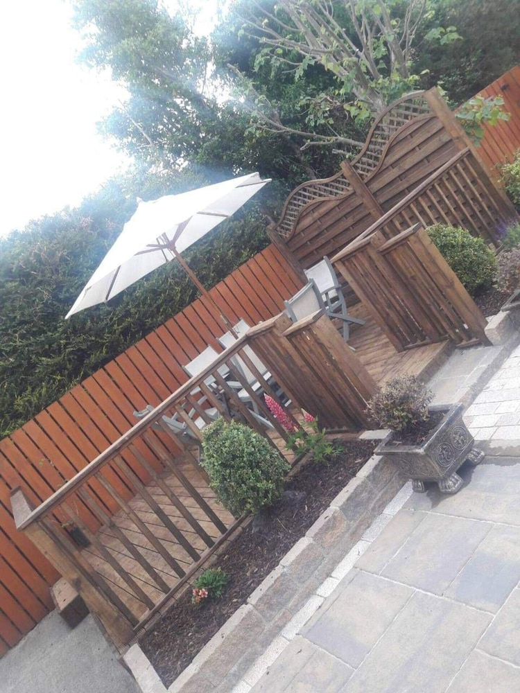 Carndonagh - 3-bedrooms - Sleeps 6/7 - Garden