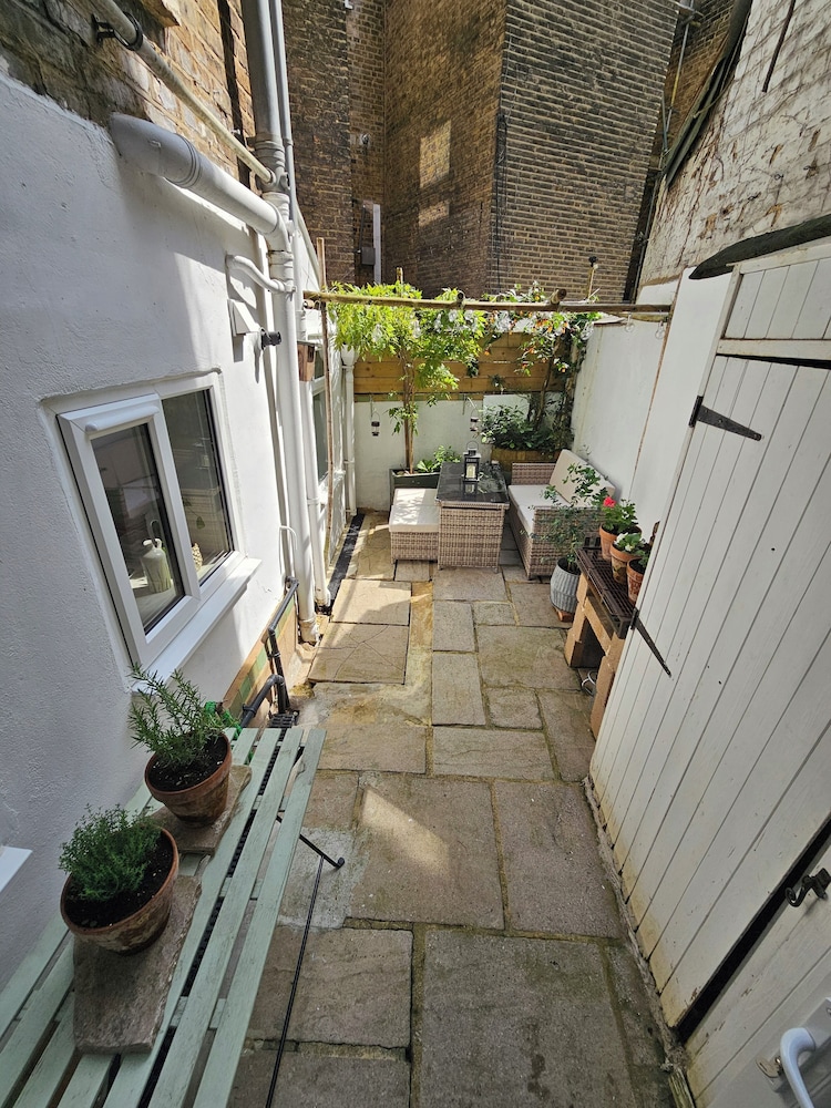 outdoor bbq area