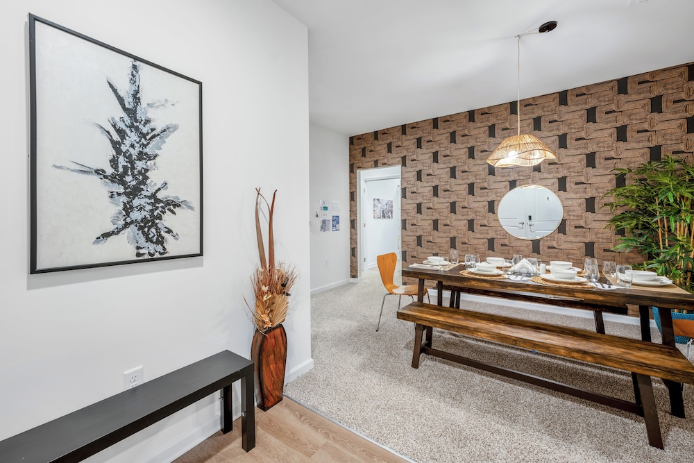 Luxurious Apartments - Pool Gym Bikes