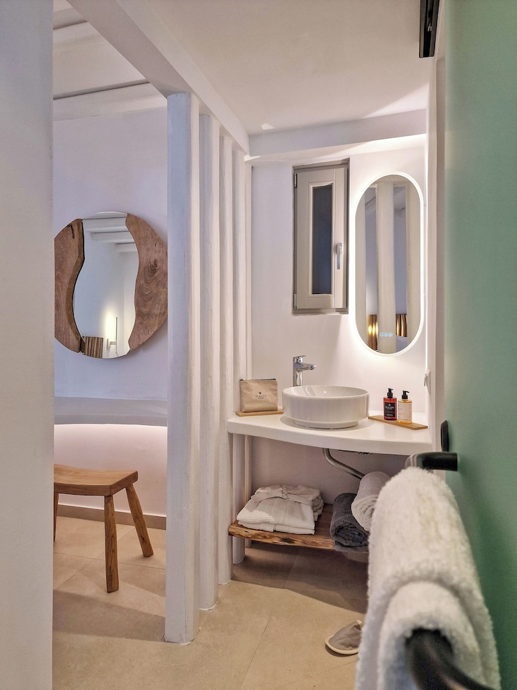 AGADA Folegandros photo 3