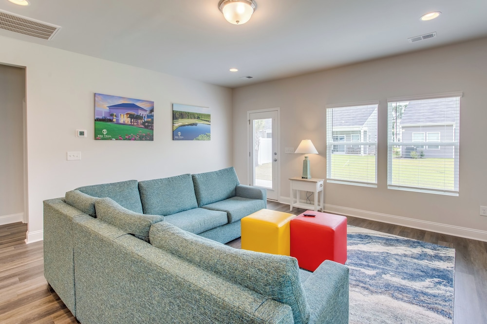 4 Mi to Ocean: Coastal Gem in North Carolina!