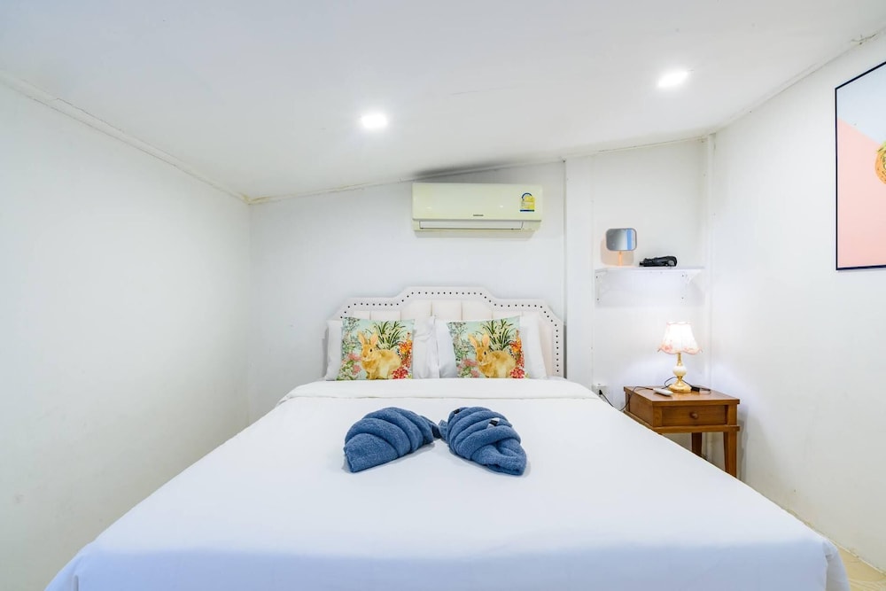 Cozy 6BR Pool Villa Close to Beach CP6