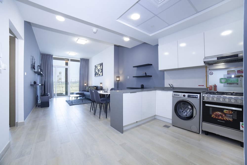 Sophisticated Modern 1 BR on Blooms A JVC