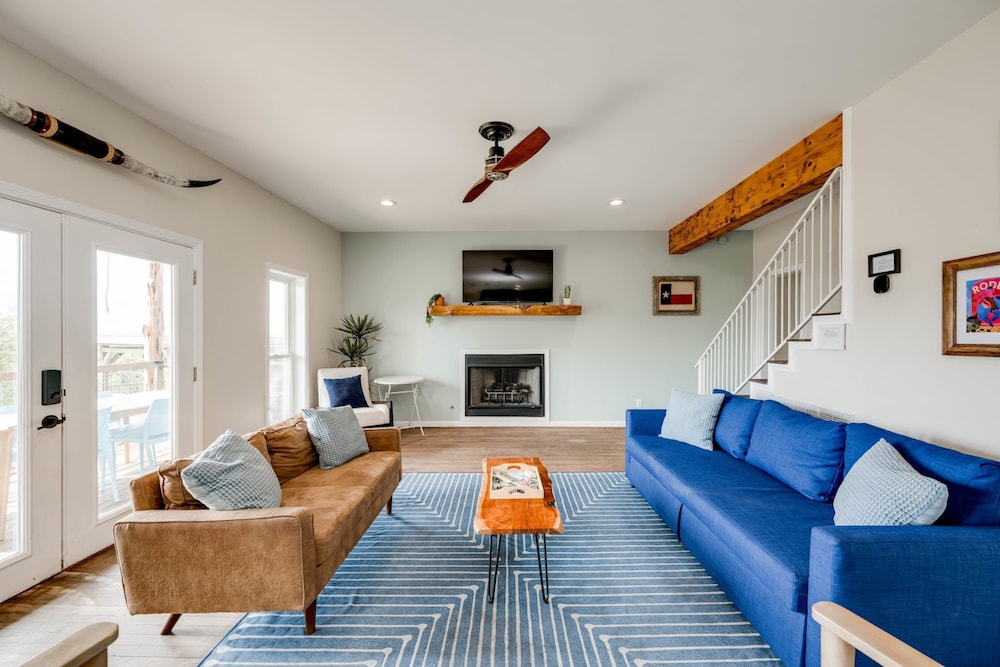 5 King 3 5b Firepit Nearby Pickleball Opens Feb 25 Lvl2 EV Charger Pool w Lake Views