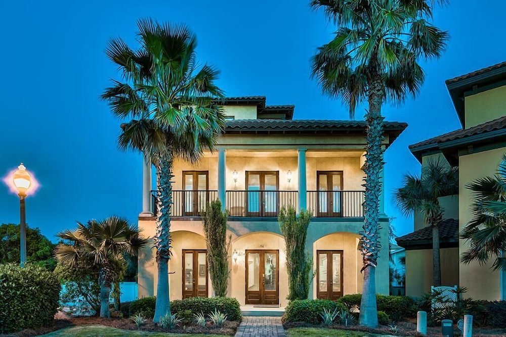 SUNSET AT MIRAMAR 5 Bedroom Holiday Home by Five Star Properties