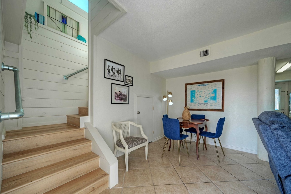 Seaglass Landing Private Pool, Cabana, & Near Port Aransas Beaches
