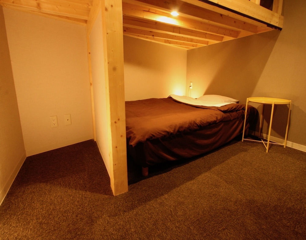Osaka Guesthouse Nest - Hostel
