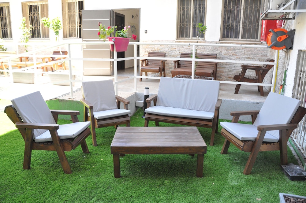 Loui Gardens