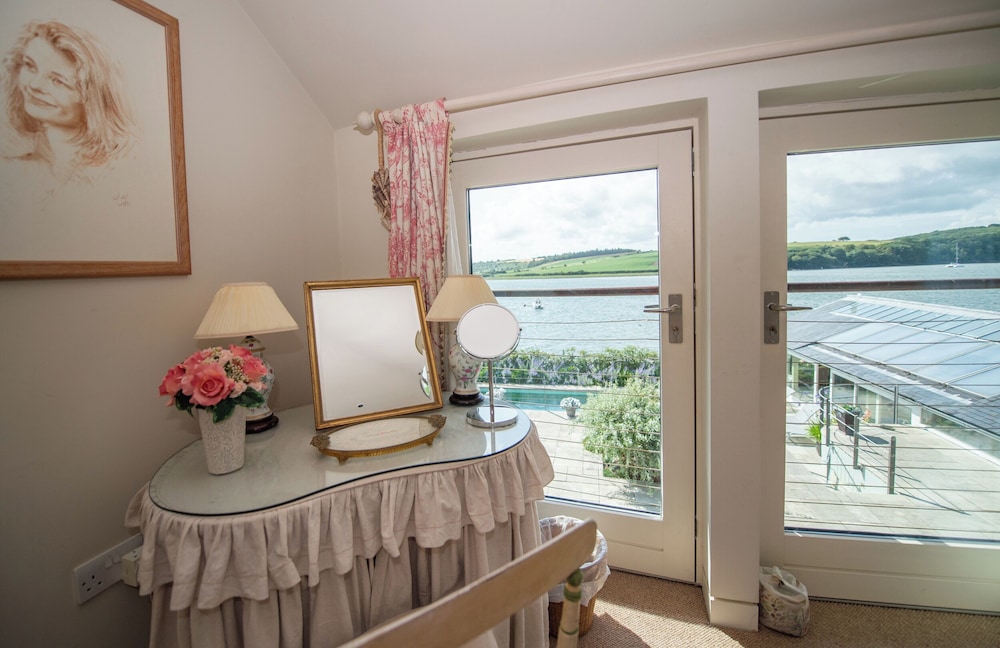 Curlew House