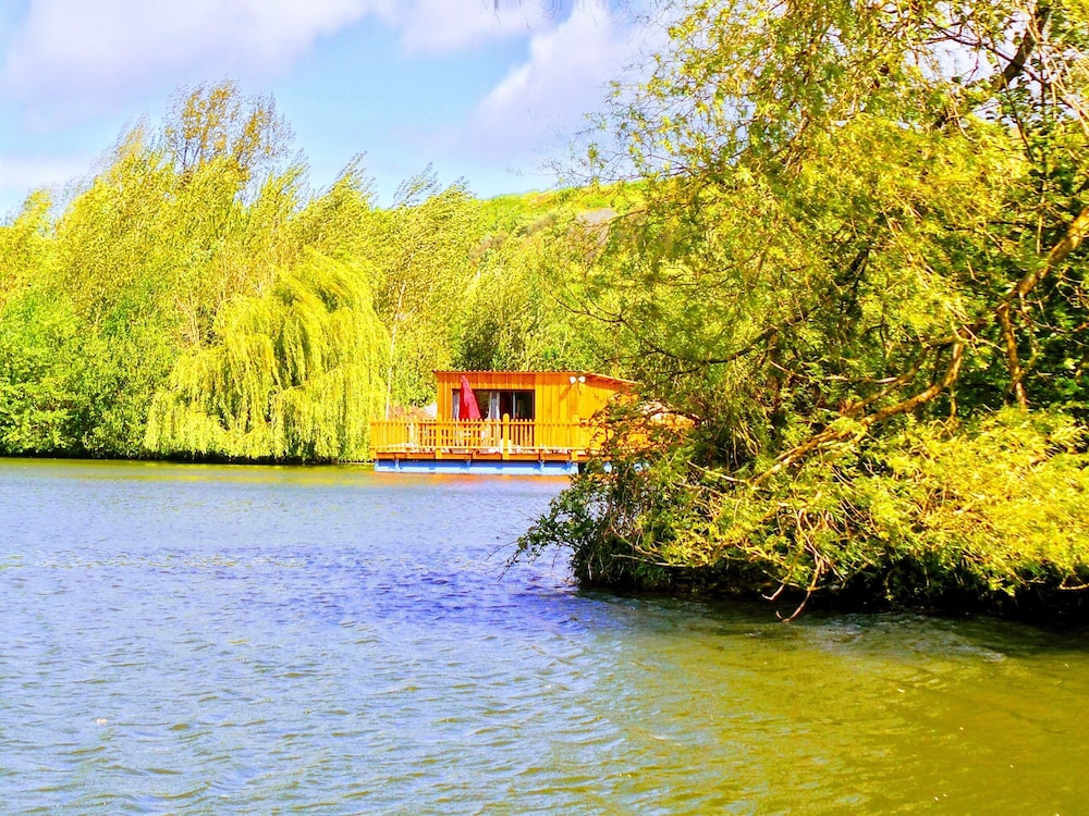 Au Fil de L'eau
