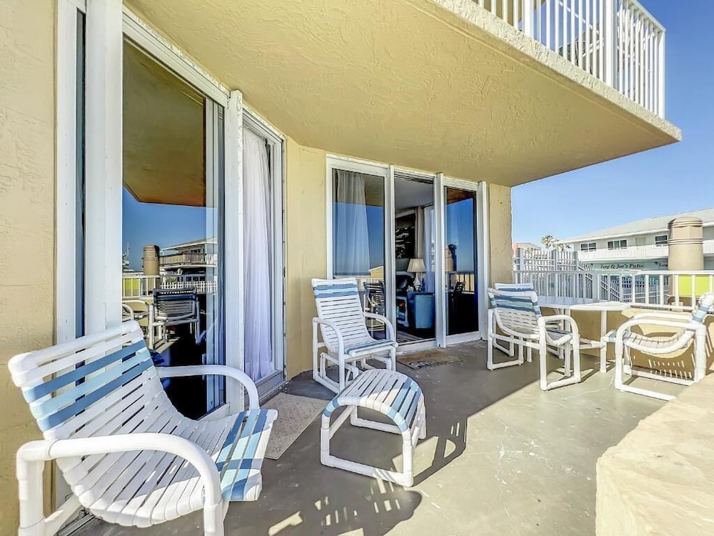 Oceania Beach Club