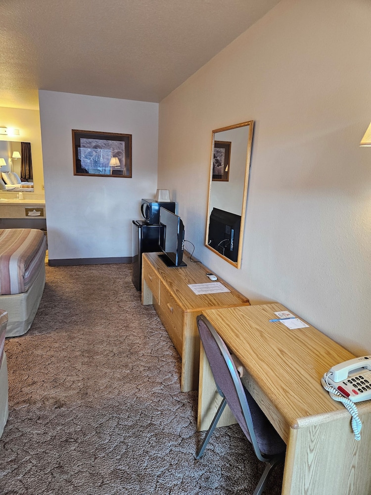 Yellowstone River Motel view 5