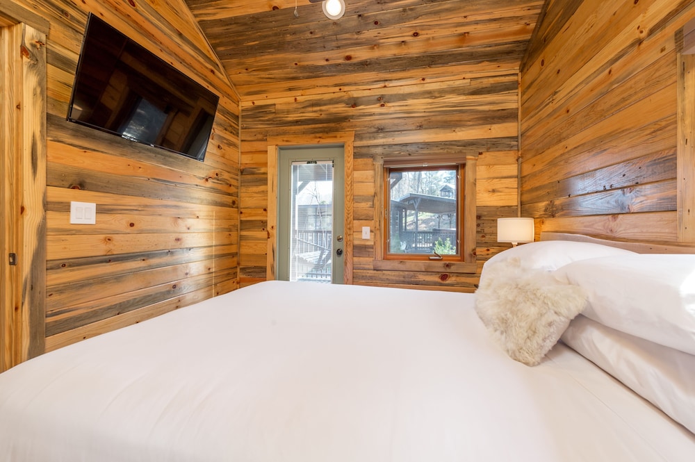Asheville River Cabins