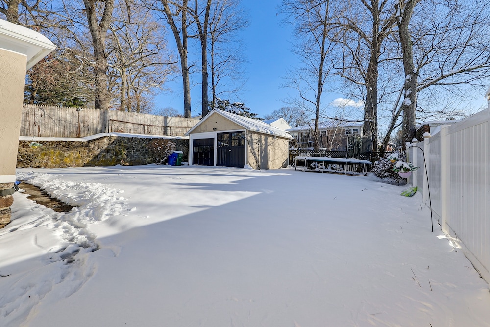 Charming Connecticut Retreat Near Museums Hiking - Property Image 13