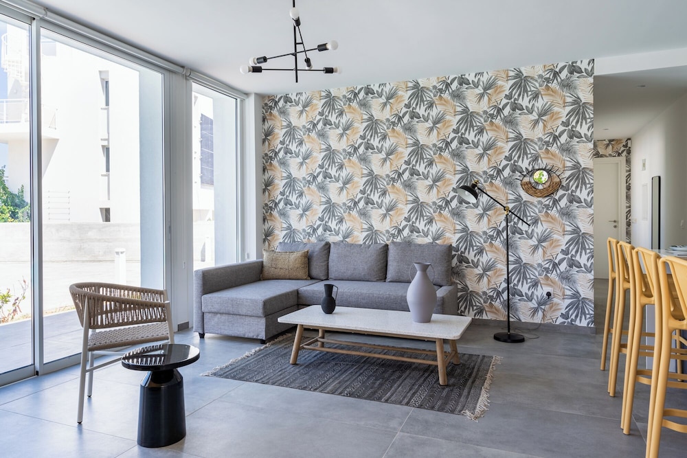 Blu Horizon - Stylish Living with Pool & Balconies in Protaras