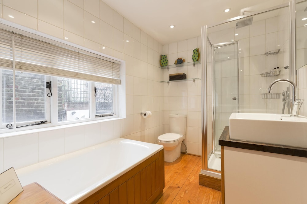 Godfrey Street II by Onefinestay
