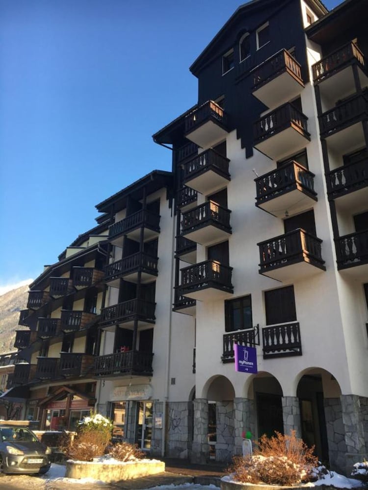 Art Studio Balcony and Breathtaking View of Chamonix