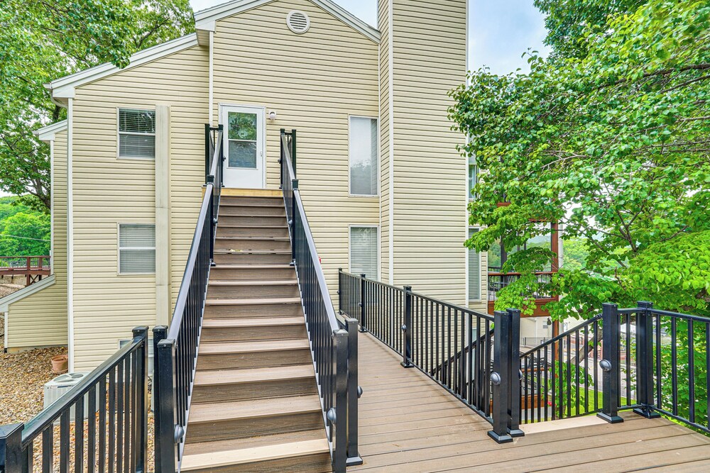 Pet-friendly Condo w/ Pool Access in Osage Beach