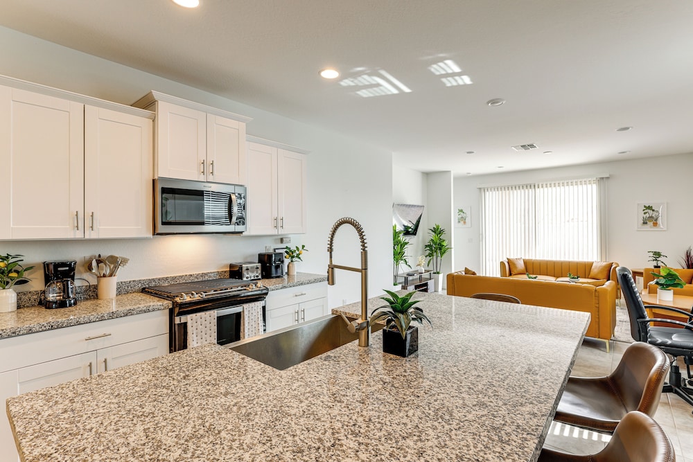 10 Mi to Downtown: Home Near Hiking in Phoenix!
