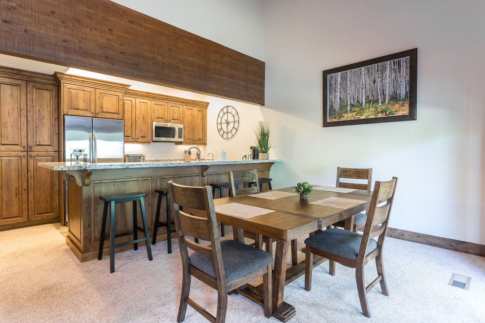 Lakeside at Deer Valley Resort - Two Bedroom Condo #1679 2 Condo