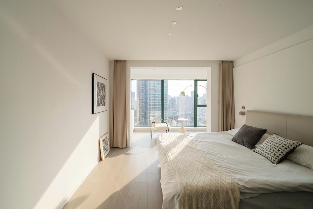 Book and Bed-Lujiabang