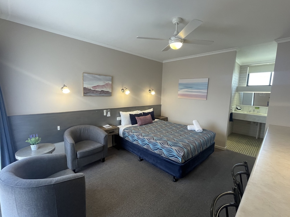 Paddle Wheel Motel
