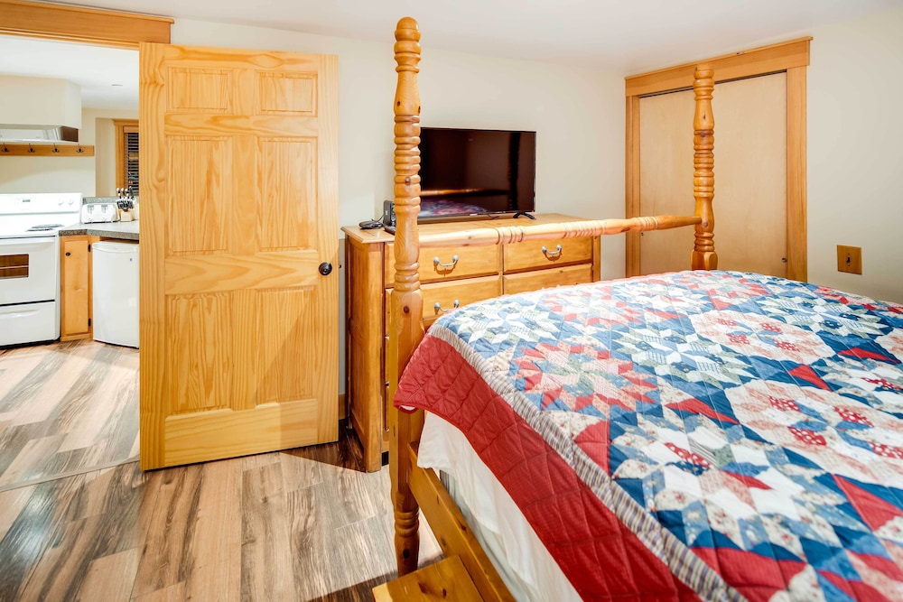 Ketchikan Vacations - Ketchikan Apt - Walk to Refuge Cove Beach! - Property Image 4