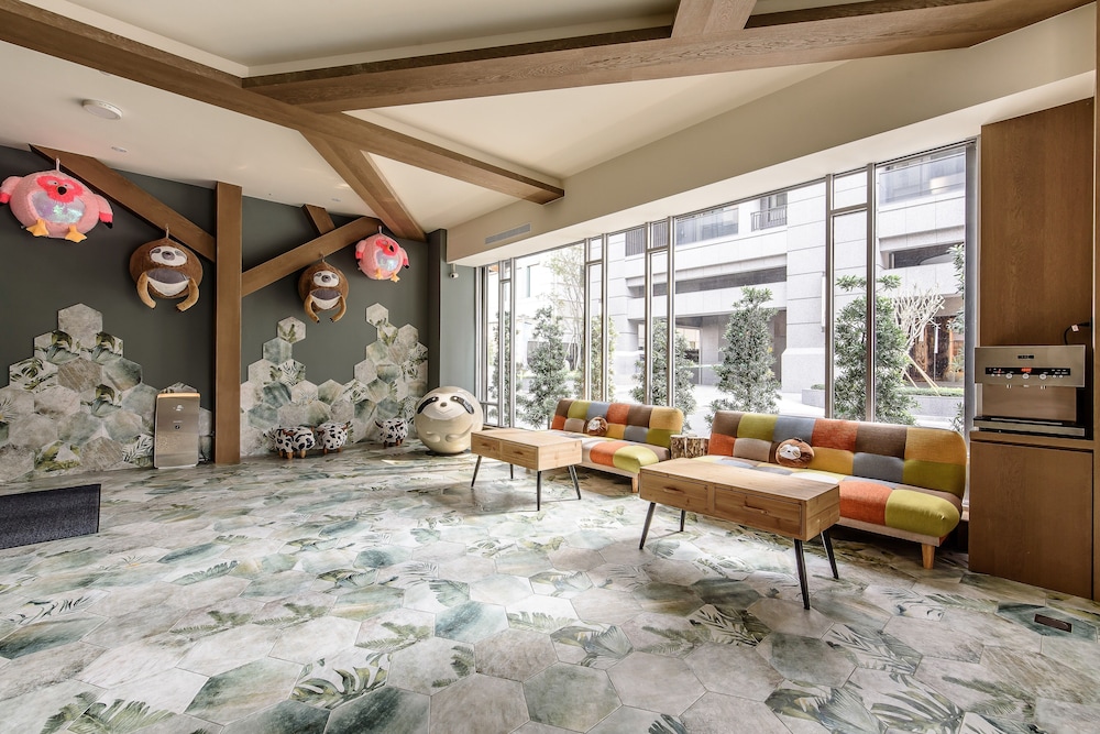 Treehouse Hostels