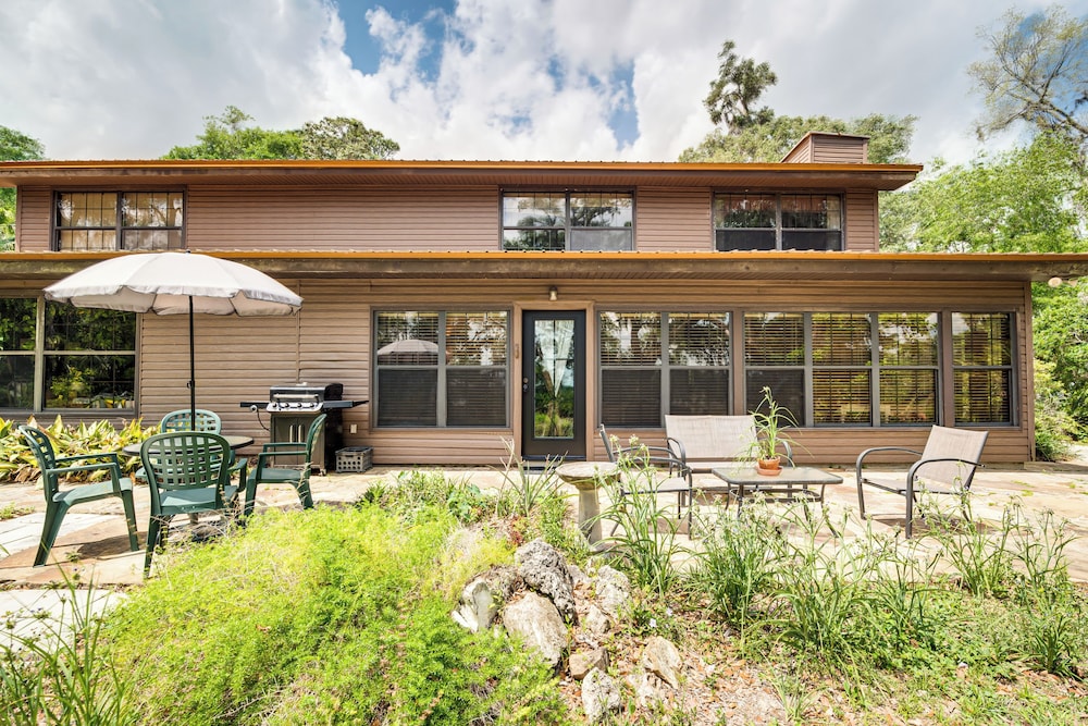 Lake Access + Private Patio: Sunny Inverness Apt!