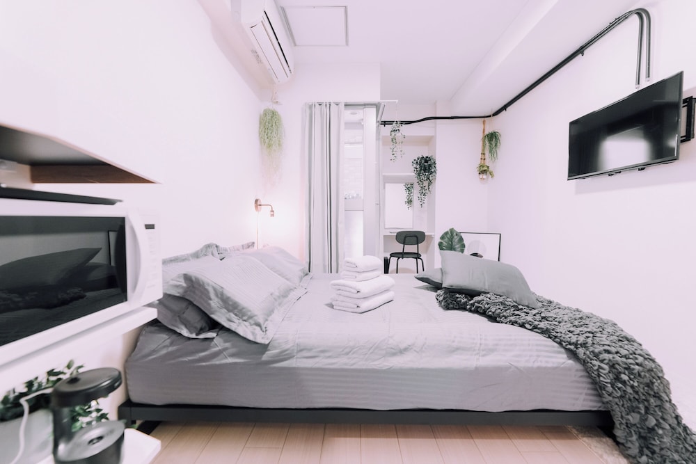 Minimalist Loft 602