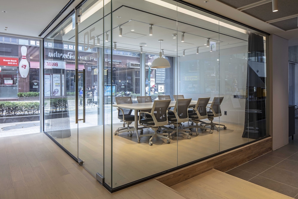 meeting & event spaces