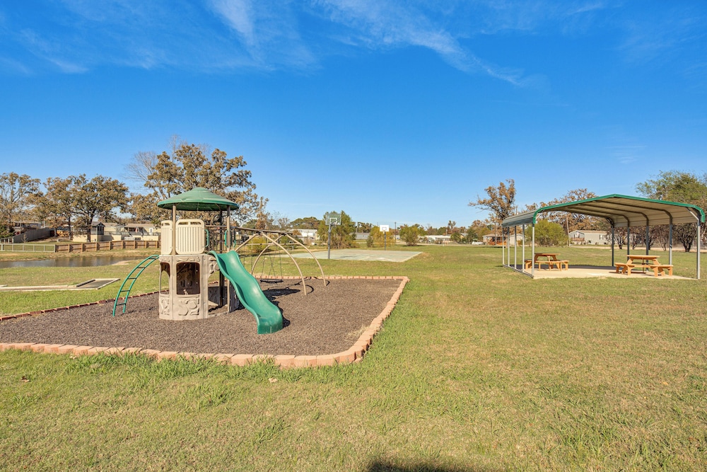 Lake Fork Cabin w/ Boat Launch & Fishing Pier