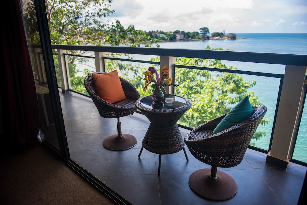 Golden Tulip Essential Kimbima Freetown